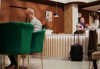 Check-in digital no turismo: modernização ou vigilância? A polêmica da nova ficha de hospedagem