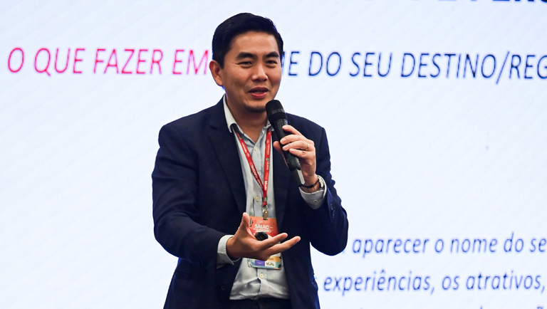 Turismo na Era da Inteligência Artificial: o destino que não aprender a conversar com a IA pode desaparecer do mapa digital
