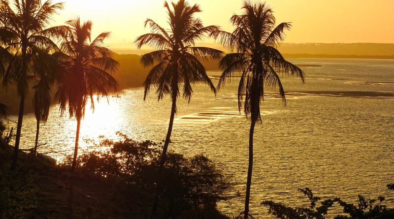 Lagoa de Guaraíras: o espelho d’água que guarda histórias e encanta Tibau do Sul